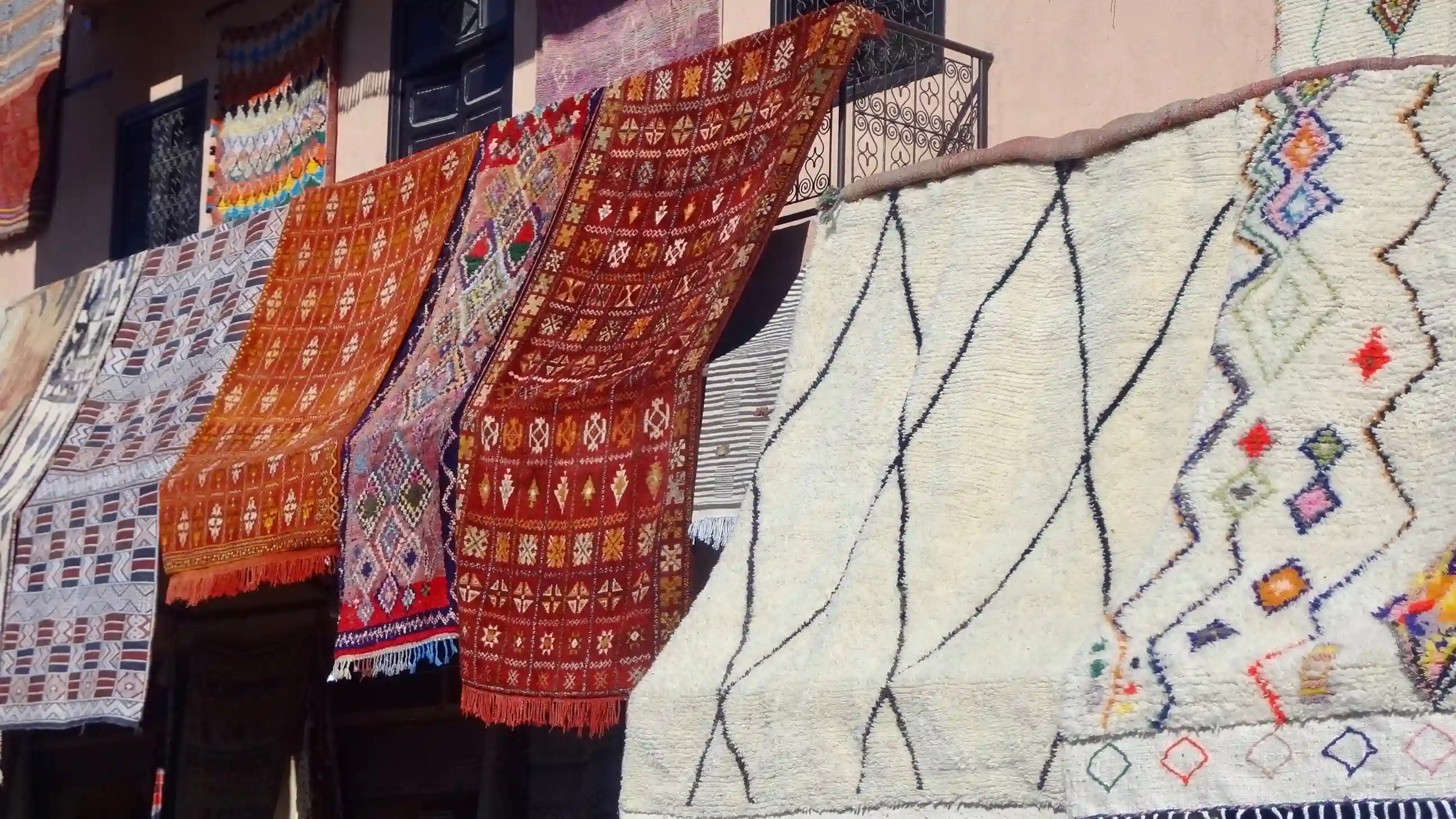 Souk des Tapis (la Criée Berbère)
